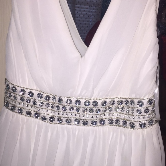 Dress - Picture 2 of 4